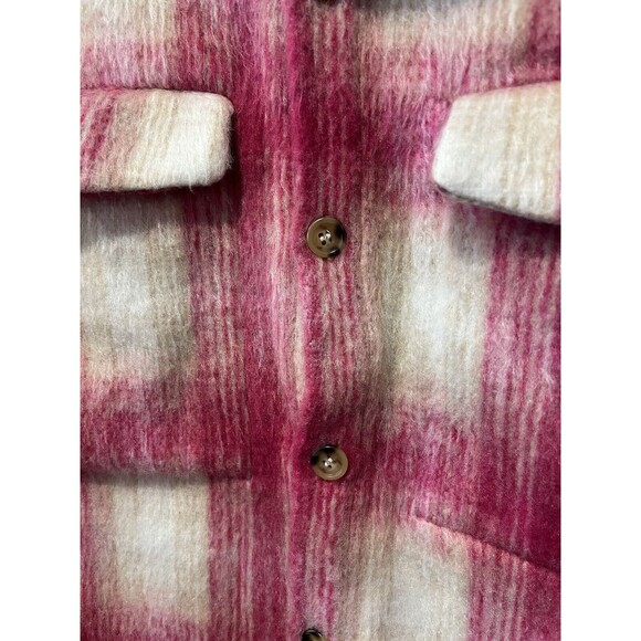 VICI Shacket Women’s Medium Harper Pink Plaid Fuzzy Crop Shirt Jacket Button Up - Picture 3 of 7